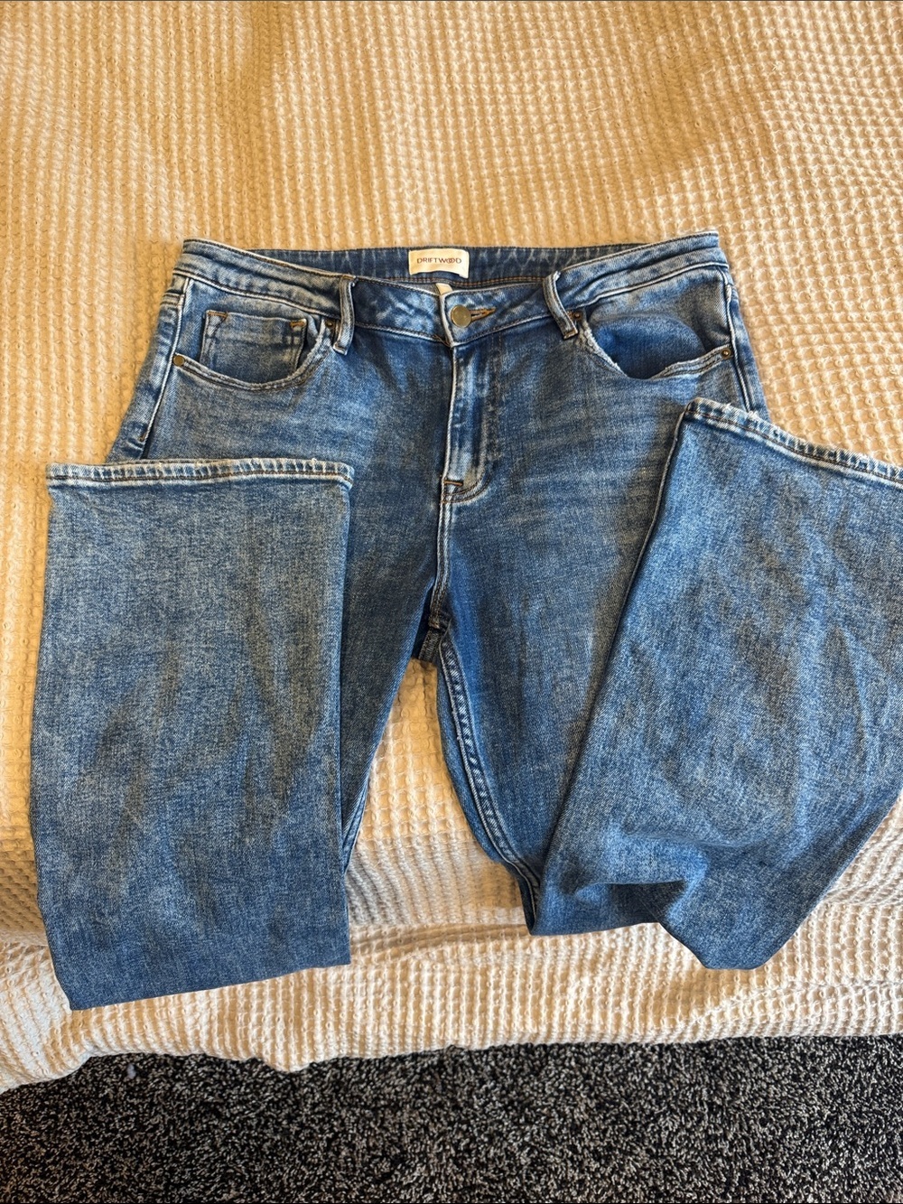DRIFTWOOD Straight Leg Jeans in Medium Blue
